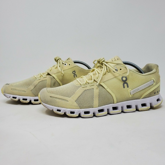 QC Swiss Engineering Black On Cloud Running Shoes - Picture 2 of 8